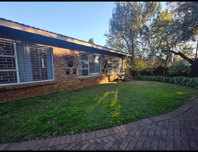 4 BEDROOM HOUSE FOR SALE IN VANDERBIJLPARK SE 3
